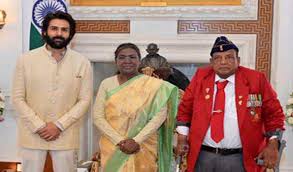 Photo of कार्तिक आर्यन ने मुरलीकांत पेटकर को अर्जुन अवॉर्ड मिलने पर खुशी जाहिर की…