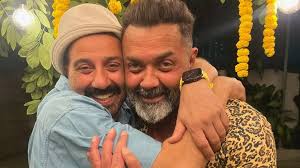 Photo of ईशा देओल ने ‘बेस्ट’ और ‘स्टाइलिश’ दोस्त विक्रम भट्ट को दी जन्मदिन की मुबारकबाद..
