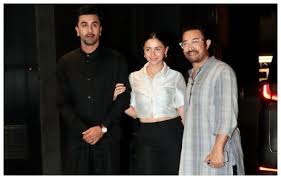 Photo of जुनैद खान और खुशी कपूर की फ़िल्म ‘लवयापा’ की स्पेशल स्क्रीनिंग में सितारों का जमावड़ा….