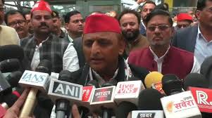 Photo of वाराणसी पहुंचे अखिलेश यादव, महाकुंभ में खर्च की पारदर्शिता पर उठाए सवाल, पूछा – भगदड़ में मृतकों का आंकड़ा क्यों छुपा रही सरकार…