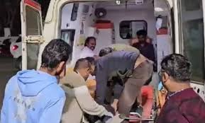 Photo of मध्य प्रदेश : रीवा में कुंभ यात्रियों का वाहन ट्राले से टकराया, एक की मौत, सात लोग घायल..