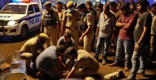 Photo of बहराइच: पुलिस और गो तस्कर के बीच मुठभेड़, घायल आरोपी अस्पताल में भर्ती….