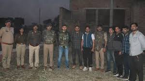 Photo of मथुरा में एक लाख का इनामी बदमाश मुठभेड़ में ढेर….