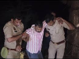 Photo of मथुरा में स्क्रैप लुटेरों से मुठभेड़, 4 बदमाश घायल, 6 गिरफ्तार…