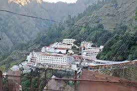 Photo of कटरा: मौसम बदलते ही माता वैष्णो देवी मंदिर में श्रद्धालुओं का उमड़ा सैलाब, बोले व्यवस्थाएं पहले से ज्यादा अच्छी…
