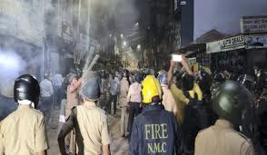Photo of नागपुर हिंसा : पुलिस ने कानून व्यवस्था बनाए रखने की अपील करते हुए 10 इलाकों में कर्फ्यू लगाया…