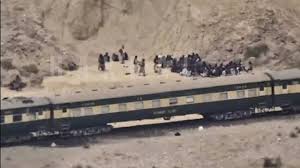 Photo of पाकिस्तान : क्वेटा के अस्पताल में घुसे प्रदर्शनकारी, ट्रेन हाइजैक करने वाले आतंकियों के शव लेकर भागे…