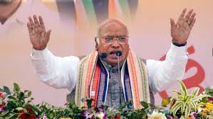Photo of लोकतंत्र को खत्म कर सामाजिक असमानता बढ़ा रही है मोदी सरकार : खरगे…