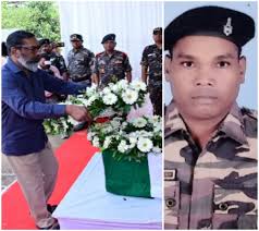 Photo of राज्यपाल और मुख्यमंत्री ने शहीद जवान सुनील धान के पार्थिव शरीर पर पुष्प चक्र अर्पित कर श्रद्धांजलि दी…..
