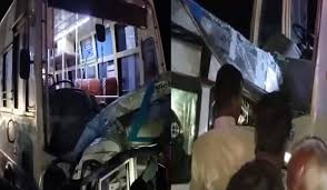 Photo of तमिलनाडु के तिरुवन्नामलाई में भीषण सड़क हादसा, कार-बस की टक्कर में चार लोगों की मौत…