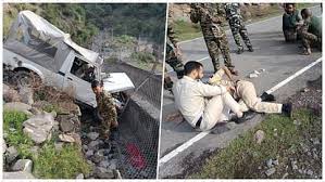 Photo of जम्मू-कश्मीर के उरी में सड़क हादसे में आठ पुलिसकर्मी घायल…
