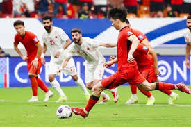 Photo of फीफा विश्व कप 2026 क्वालिफायर: वांग युडोंग के पेनल्टी गोल से चीन ने बहरीन को 1-0 से हराया…