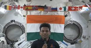 Photo of भोजन से लेकर मानसिक स्वास्थ्य तक, शुभांशु शुक्ला ने छात्रों के साथ शेयर की स्पेस की लाइफस्टाइल…