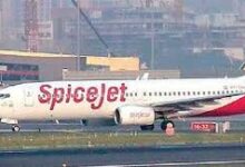 Photo of फ्लाइट में हंगामा: कॉकपिट में जबरन घुसने लगे दो यात्री, दिल्ली एयरपोर्ट पर उतारे गए…
