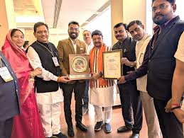 Photo of स्वच्छता सर्वेक्षण में इंदौर लगातार आठवीं बार पहले पायदान पर…