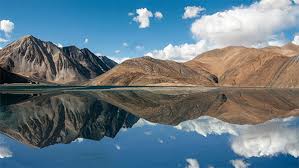 Photo of चकित कर देने वाला सौन्दर्य है लेह-लद्दाख में….