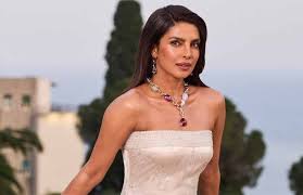 Photo of फिर दिखेगा देसी गर्ल का जादू, प्रियंका चोपड़ा की बॉलीवुड में वापसी के कयास….