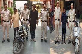 Photo of दिल्ली: शाहदरा पुलिस ने कुख्यात ऑटो-लिफ्टर प्रदीप को दबोचा, तीन वाहन बरामद…