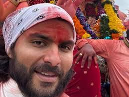 Photo of शिखर पहाड़िया ने ‘लालबागचा राजा’ को दी विदाई, सोशल मीडिया पर शेयर की फोटो….