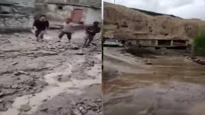 Photo of हिमाचल के किन्नौर में बादल फटने से भारी तबाही, बहे वाहन, घर-बगीचे तबाह…