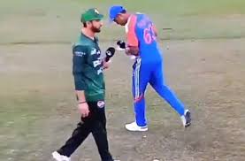 Photo of दोनों कप्तानों ने हाथ नहीं मिलाया…