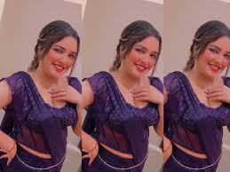 Photo of ‘तितली शहर के’ गाने पर झूमी आम्रपाली दुबे, शानदार डांस और स्टाइल से जीता दिल…