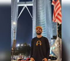 Photo of मलेशिया की सड़कों पर दिखा दिलजीत सिंह का देसी अंदाज, फैंस के साथ की खूब मस्ती..