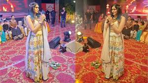 Photo of अदा शर्मा बनीं सूरत के एना गांव की खास मेहमान, नवरात्रि महोत्सव में दर्शकों से मिला भरपूर प्यार..