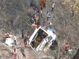 Photo of जम्मू-कश्मीर में भीषण सड़क हादसा, चालक की मौत….