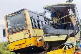 Photo of तमिलनाडु बस हादसा: पीएम मोदी ने जताया दुख, मृतकों के आश्रितों को 2 लाख और घायलों को 50 हजार रुपए देने की घोषणा