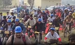 Photo of वाराणसी में साइकिल रैली का आयोजन, मंत्री दयाशंकर मिश्रा और पद्म विभूषण राजन मिश्रा भी शामिल हुए.