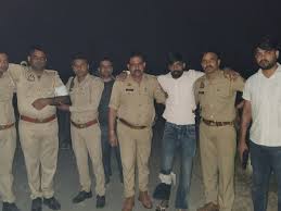 Photo of शामली में पुलिस से मुठभेड़ के बाद दो बदमाश गिरफ्तार, गोली लगने से घायल