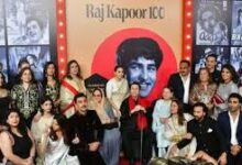 Photo of कपूर फैमिली सेलिब्रेट करेगी राजकपूर की बर्थ एनिवर्सरी? वायरल वीडियो में आलिया-रणबीर के साथ दिखीं करीना कपूर