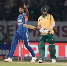 Photo of अर्शदीप ने भुवनेश्वर कुमार का रिकॉर्ड तोड़ा