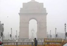 Photo of दिल्ली वायु प्रदूषण : गंभीर श्रेणी के करीब पहुंचा एक्यूआई, घने स्मॉग और कड़ाके की ठंड ने बढ़ाई मुश्किलें..