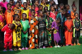 Photo of नाइजीरिया में सामूहिक रूप से अपहृत किए गए 130 स्कूली बच्चों और शिक्षकों का रिहाई के बाद स्वागत