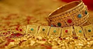 Photo of वैश्विक अनिश्चितता के बीच सोने की कीमतें 5,000 डॉलर प्रति औंस के पार