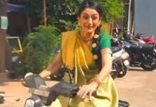 Photo of सोनी सब के शो ‘इत्ती सी खुशी’ के सेट पर नेहा एसके मेहता ने की स्कूटर की सवारी