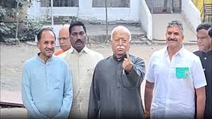 Photo of महाराष्ट्र में निकाय चुनाव के लिए मतदान जारी, मोहन भागव, शाइना एनसी सहित कई प्रमुख हस्तियों ने डाला वोट