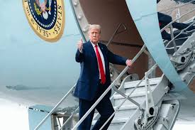 Photo of उड़ान भरने के बाद तकनीकी खराबी आने पर वापस लौटा ट्रम्प का विमान