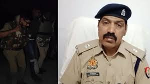 Photo of उत्तर प्रदेश : मऊ में 25 हजार के इनामी दो बदमाश गिरफ्तार, एक को लगी गोली..