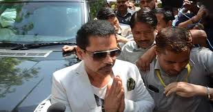 Photo of हरियाणा भूमि सौदा मामले में पूछताछ के लिए ईडी के समक्ष पेश हुए रॉबर्ट वाद्रा..