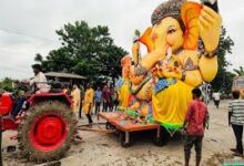Photo of मुंबई में गणपति विसर्जन के दौरान हादसा, हाईटेंशन तार गिरने से एक व्यक्ति की मौत, 5 झुलसे…