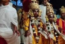 Photo of रामलीला में एक दिन मंच पर नहीं होते राम, बिना माइक, लाइट के होता है विश्व प्रसिद्ध रामलीला का मंचन…